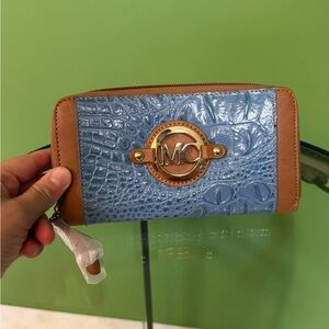 Madi Claire Full Size Sky Blue & Camel Wallet 💙✨